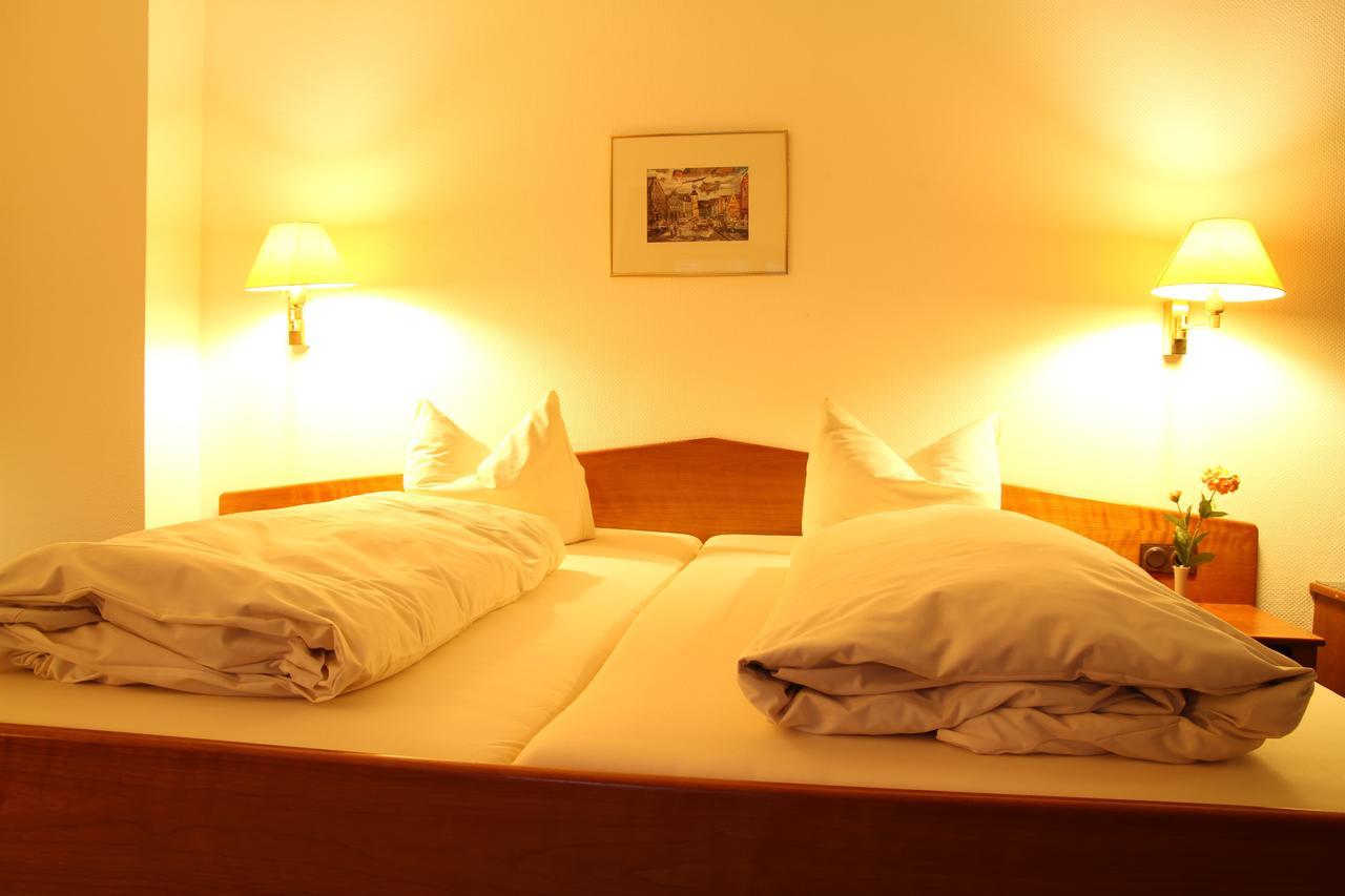 Hotel "Die Kupferpfanne" Donaustauf Ngoại thất bức ảnh